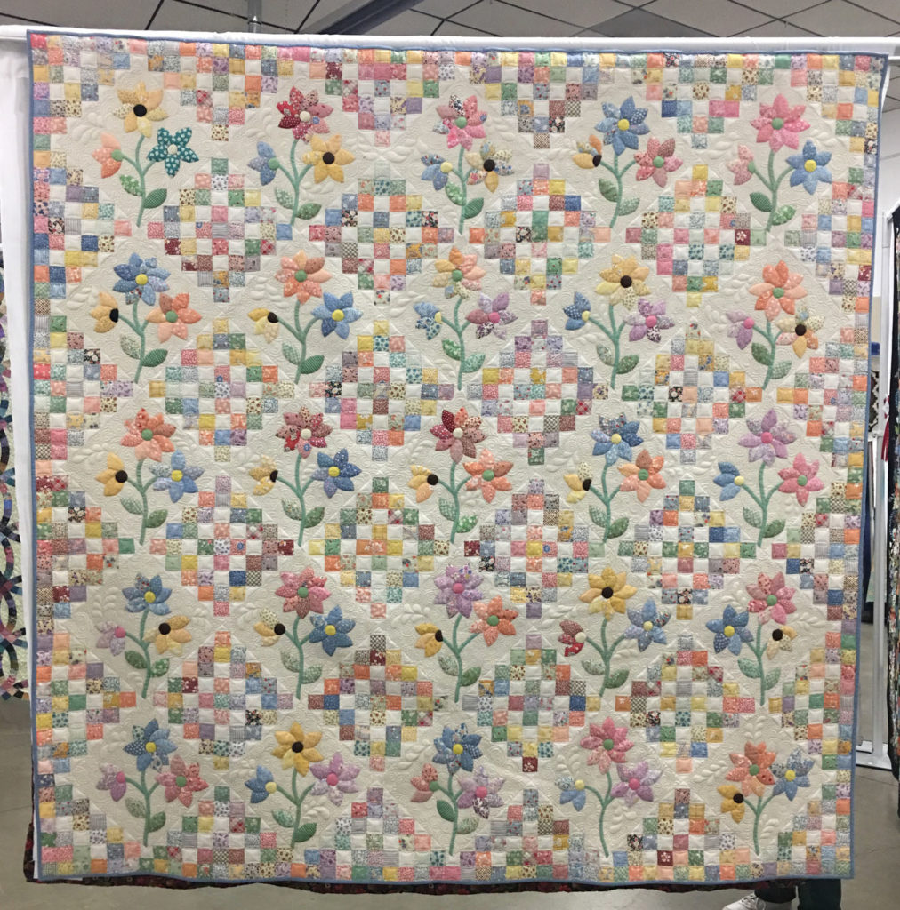 814 “Oops” by Norma Tipton, quilted by Jacque Noard, Viewers' Choice Award, 2018 Kitsap Quilt Show